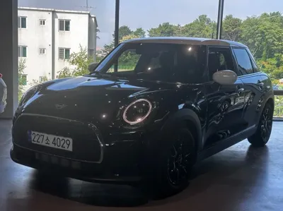 MINI Cooper · 2024 год