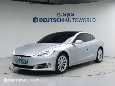 Tesla Model S · 2017 год