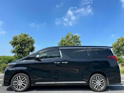 Toyota Alphard 2017, 131000 км, за 327000 CNY