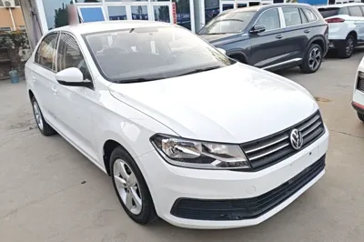 Volkswagen Santana 2016, 63700 км, за 33316.85 CNY
