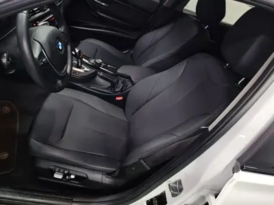 BMW 3 Series 2017, 134400 км, за 63200 CNY - фото 15