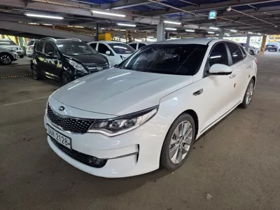 Kia K5 · 2018 год