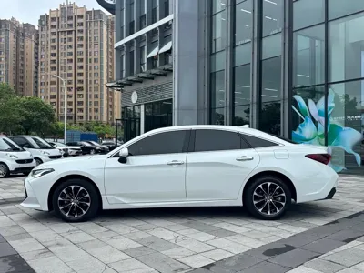 Toyota Avalon 2023, 43000 км, за 123000 CNY