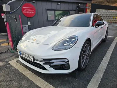 Porsche Panamera · 2022 год