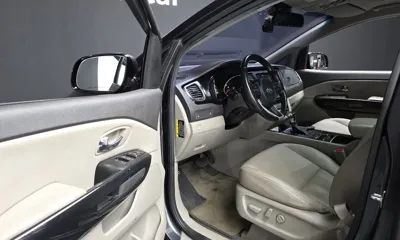 Kia Canival 2017, 124524 км, за 10200000 KRW - фото 11