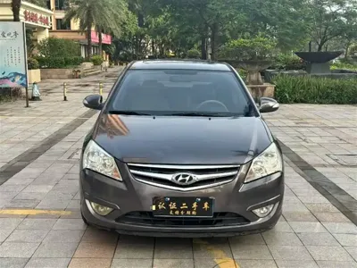 Hyundai Elantra 2010, 140000 км, за 9800 CNY