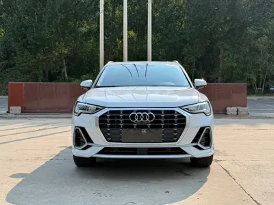 Audi Q3 2022, 23000 км, за 189800 CNY