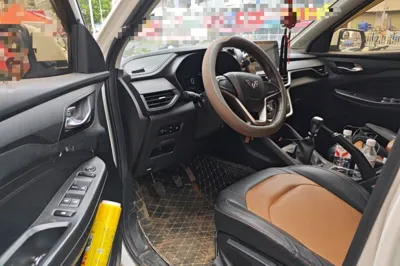 Wuling Hongguang S3 2019, 66000 км, за 33547.98 CNY - фото 16