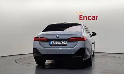 BMW 5-Series 2025, 11436 км, за 999990000 KRW