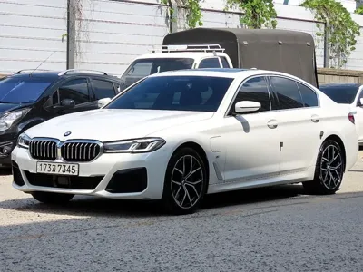 BMW 5-Series · 2021 год