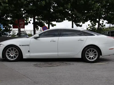 Jaguar XJ 2016, 150000 км, за 75000 CNY