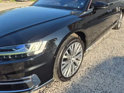 Audi A8 · 2020 год