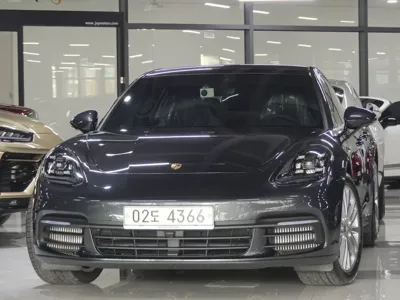 Porsche Panamera · 2018 год