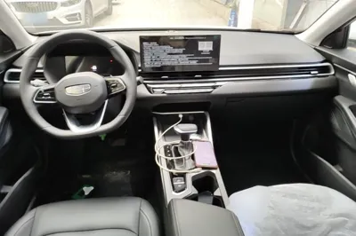 Geely Auto Emgrand 2026, 100 км, за 73119.82 CNY - фото 12