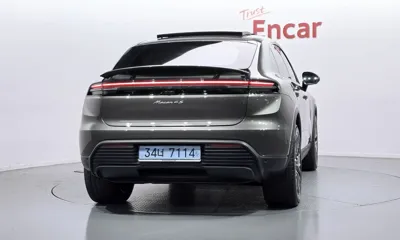 Porsche Macan 2025, 9515 км, за 117900000 KRW
