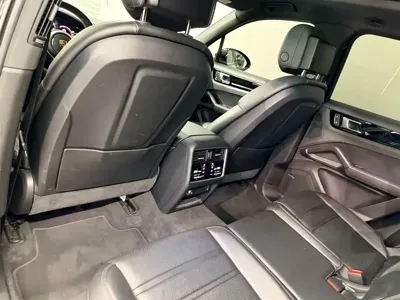Porsche Cayenne Hybrid 2022, 65000 км, за 380000 CNY - фото 11