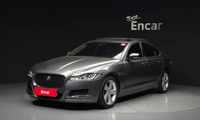 Jaguar XF · 2018 год
