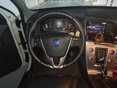 Volvo XC60 2017, 102600 км, за 65955.62 CNY - фото 11