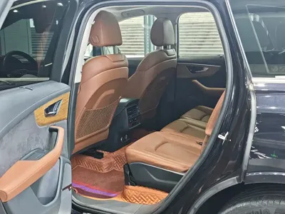 Audi Q7 2020, 60000 км, за 259600 CNY - фото 6