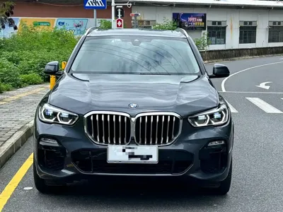 BMW X5 (Import) 2021, 40000 км, за 339799 CNY