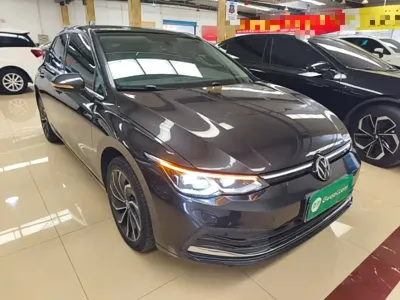Volkswagen Golf 2021, 46300 км, за 72300 CNY