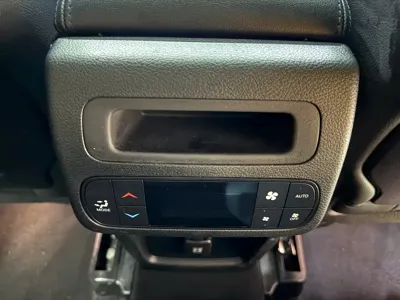 Jeep Grand Commander 2021, 80000 км, за 78800 CNY - фото 15