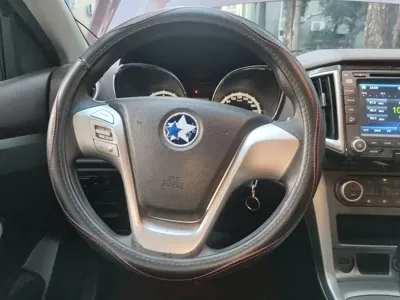 Venucia T70X 2016, 123200 км, за 30099 CNY