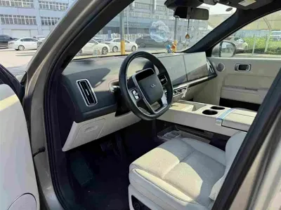 Li Auto Li L9 2022, 32400 км, за 233000 CNY