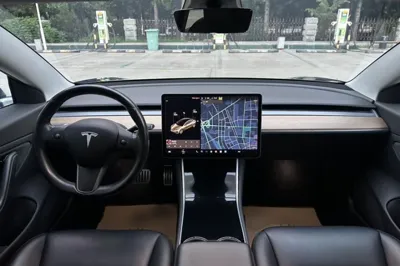 Tesla Model 3 2019, 101300 км, за 144742.36 CNY - фото 27