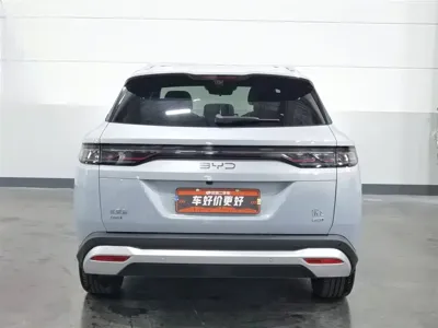 BYD L DM-i 2025, 9600 км, за 99800 CNY