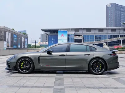 Porsche Panamera 2022, 39000 км, за 688000 CNY