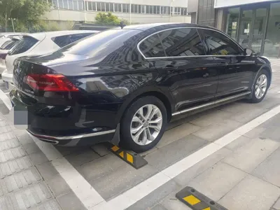 Volkswagen Magotan 2019, 80000 км, за 69900 CNY