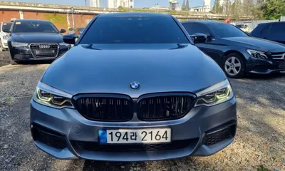 BMW 5-Series · 2017 год