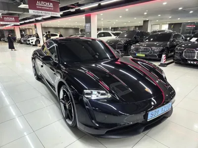 Porsche Taycan 2023, 31821 км, за 99900000 KRW