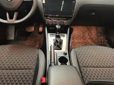 Skoda Octavia 2021, 70000 км, за 52300 CNY - фото 16
