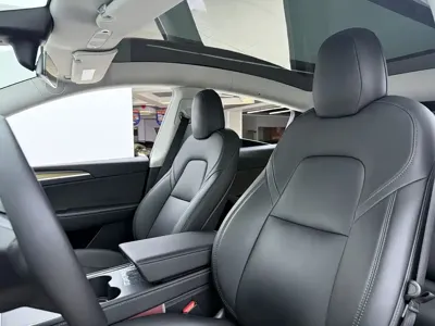 Tesla Model Y 2022, 40000 км, за 154800 CNY - фото 14