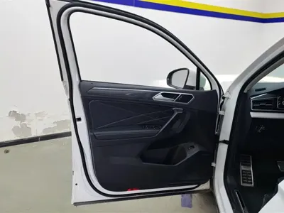 Volkswagen Tiguan L 2023, 23600 км, за 136200 CNY - фото 7