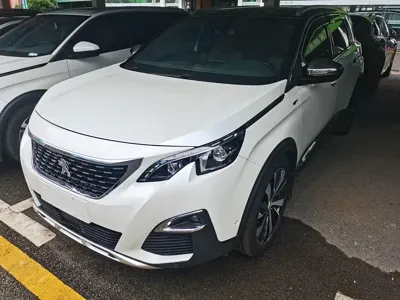Peugeot 5008 · 2017 год