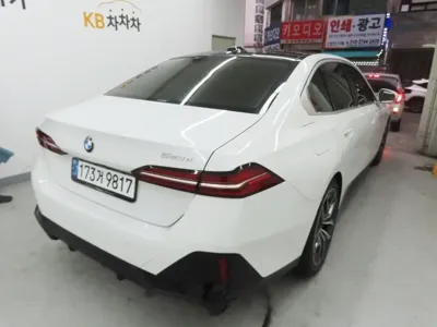BMW 5-Series 2024, 51175 км, за 57900000 KRW - фото 3