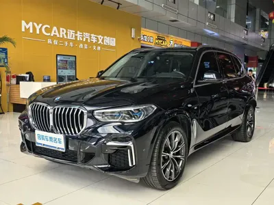 BMW X5 · 2022 год