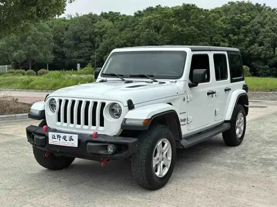 Jeep Wrangler 2019, 78000 км, за 215000 CNY - фото 1