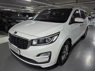 Kia Canival · 2020 год