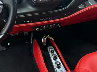Ferrari F8 2022, 4000 км, за 2788000 CNY - фото 19