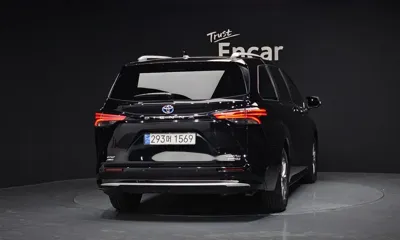 Toyota Sienna 2023, 9779 км, за 57900000 KRW