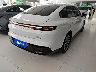 Leapmotor 零跑B01 2025, 14100 км, за 105800 CNY