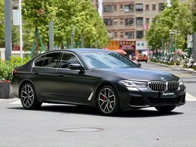 BMW 5 Series (Import) 2022, 50000 км, за 318000 CNY
