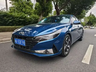 Hyundai Elantra · 2021 год