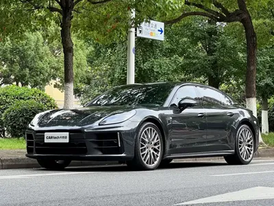 Porsche Panamera 2024, 8400 км, за 978000 CNY - фото 1