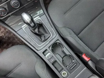 Volkswagen Golf 2018, 60000 км, за 52800 CNY - фото 14