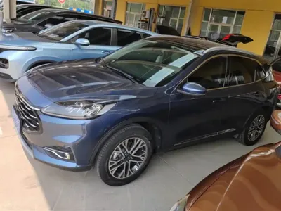 Ford Escape · 2020 год